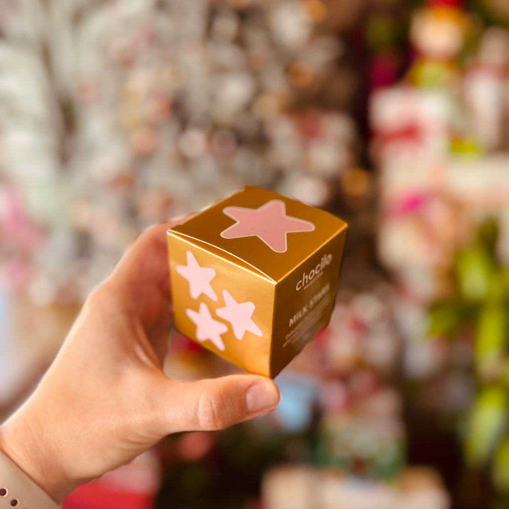 8 Milk Chocolate Stars Gift Cube - 50g